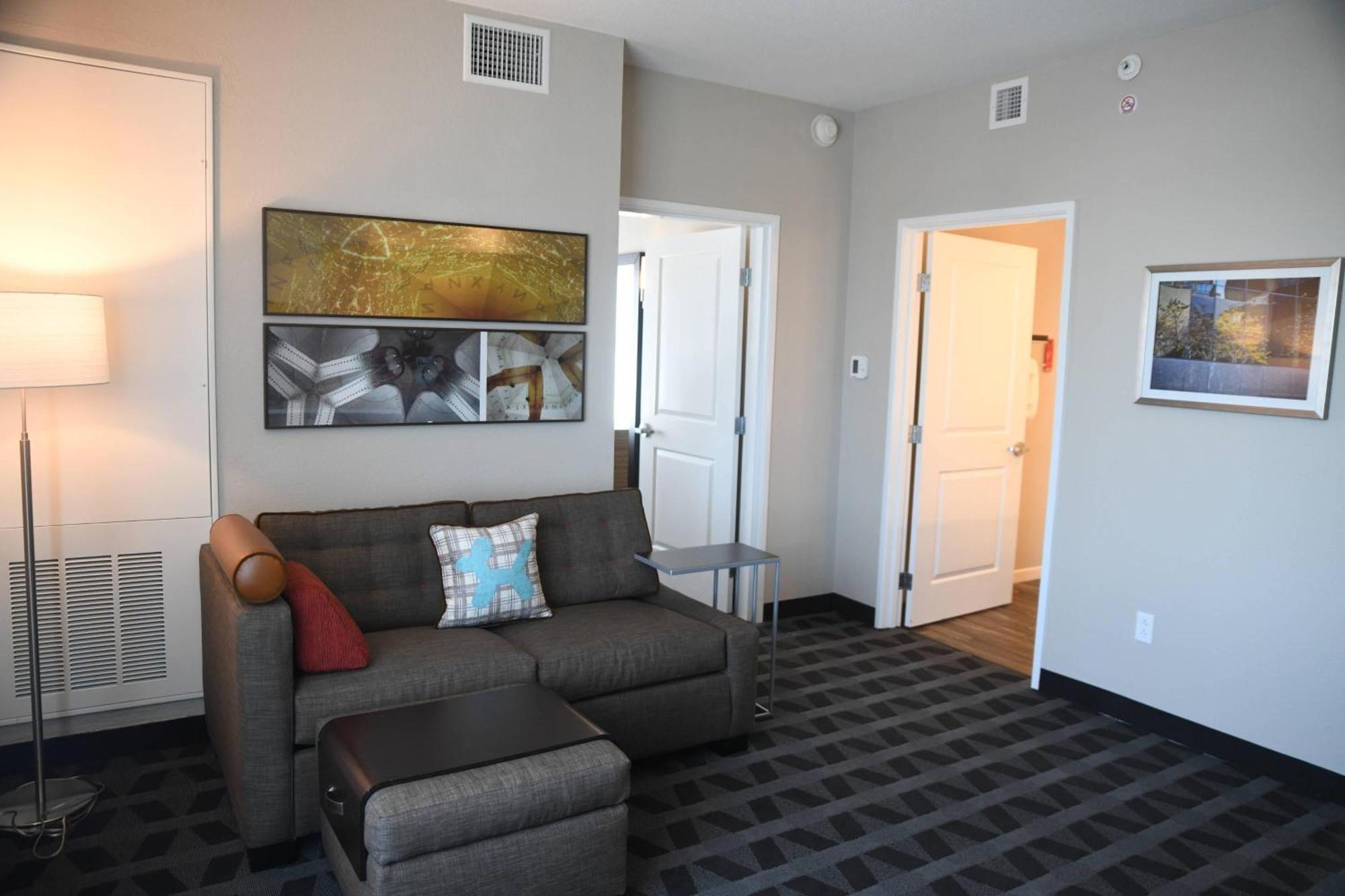 Towneplace Kansas At Briarcliff 3*